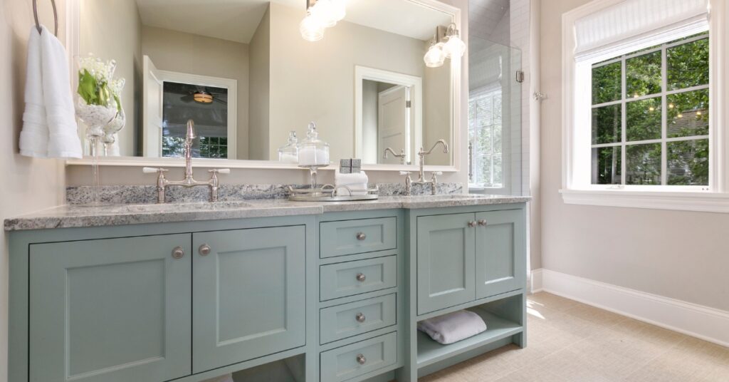 Benefits of Replacing Your Bathroom Cabinets