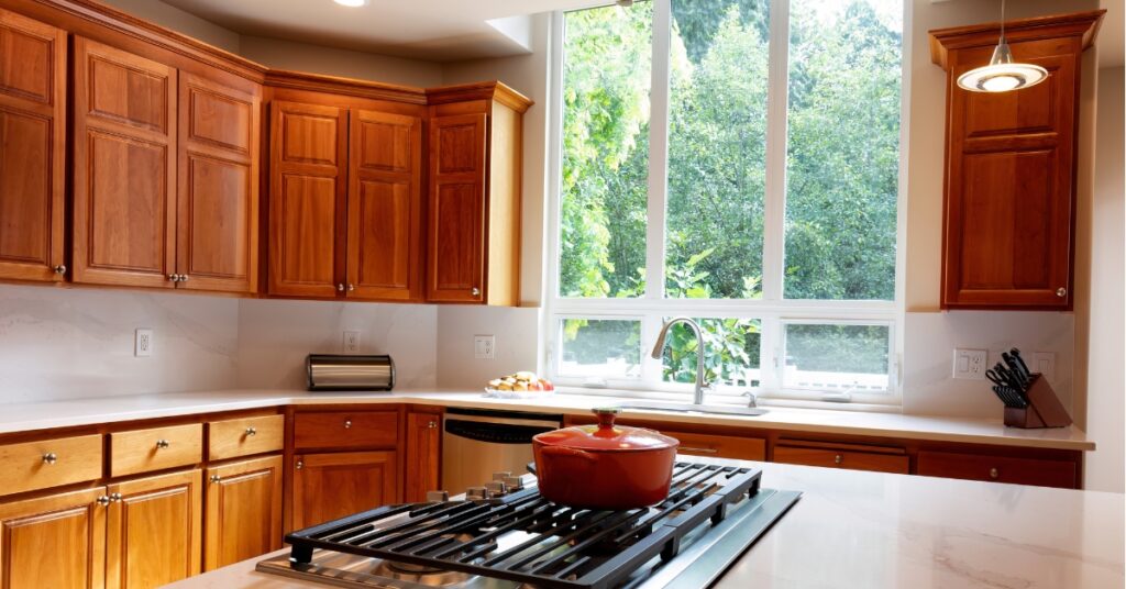 7 Benefits of Cabinet Refinishing